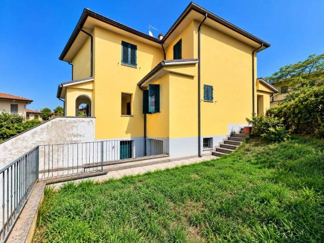 Villa Indipendente in vendita a Le Piazze, Castiglion Fiorentino