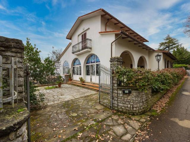 Villa Indipendente in vendita a Castiglion Fiorentino, Toscana