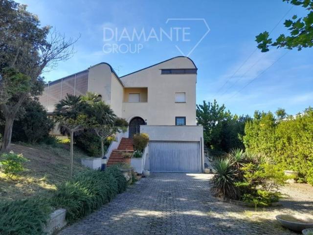 Villa Indipendente in vendita a Castiglion Fiorentino, Toscana