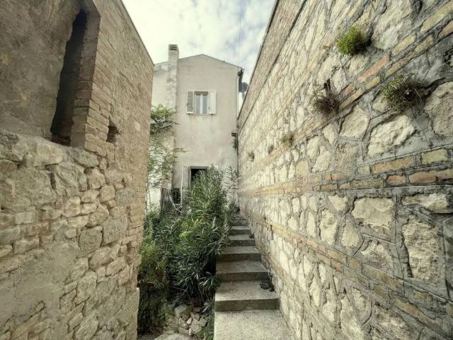 Villa Indipendente in vendita a Castiglione A Casauria, Abruzzo