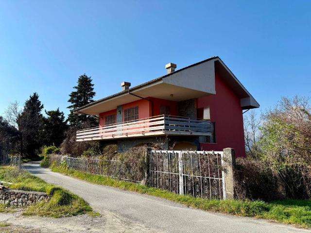 Villa Indipendente in vendita a Castiglione Chiavarese, Liguria