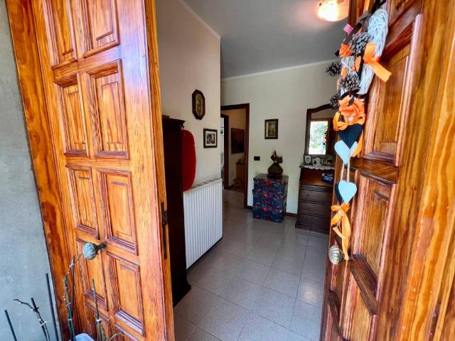Villa Indipendente in vendita a Castiglione Chiavarese, Liguria
