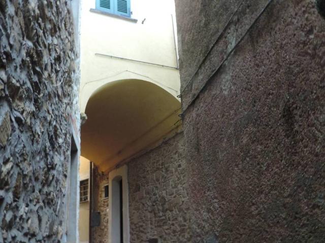 Villa Indipendente in vendita a Velva, Castiglione Chiavarese