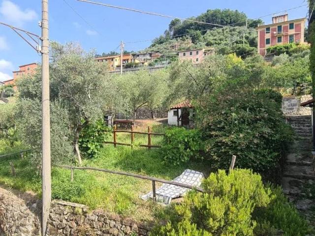 Villa Indipendente in vendita a Castiglione Chiavarese, Liguria