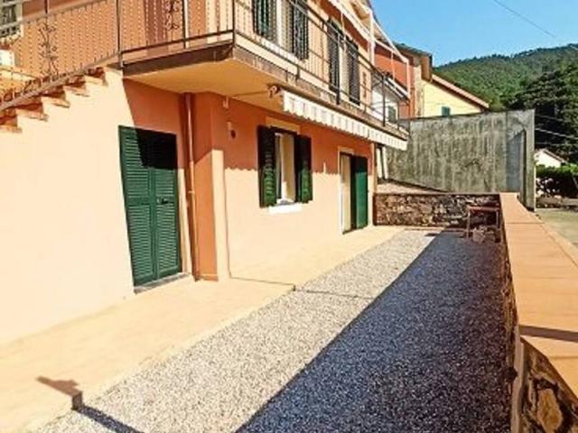 Villa Indipendente in vendita a Castiglione Chiavarese, Liguria
