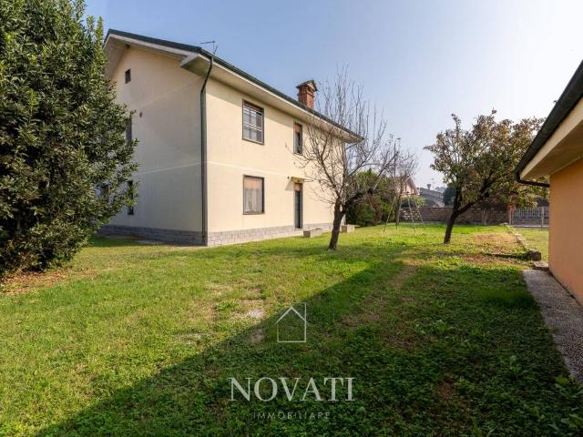 Villa Indipendente in vendita a Castiglione D'adda, Lombardia
