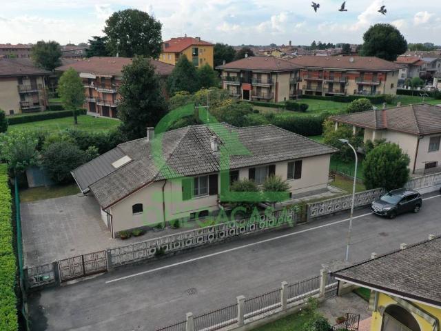 Villa Indipendente in vendita a Castiglione D'adda, Lombardia