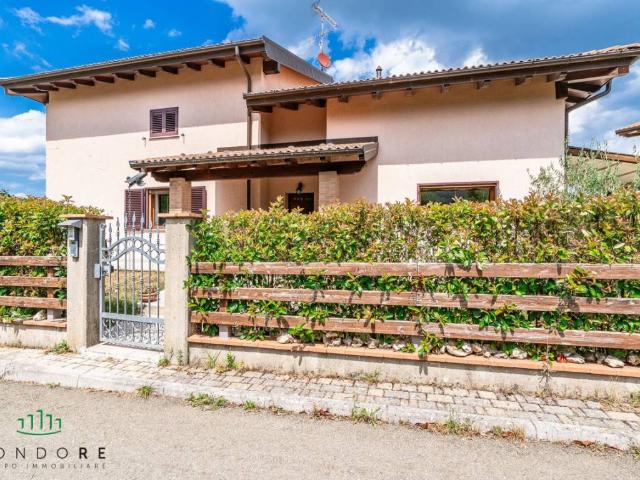 Villa Indipendente in vendita a Unione dell'Appennino Bolognese, Castiglione Dei Pepoli