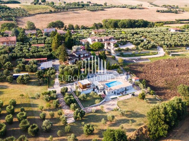 Villa Indipendente in vendita a Gioiella, Umbria
