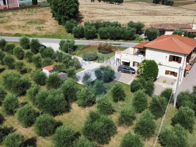 Villa Indipendente in vendita a Gioiella, Umbria