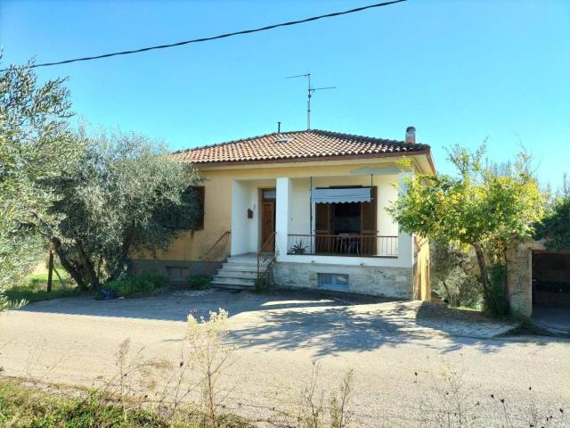 Villa Indipendente in vendita a Vaiano, Gioiella