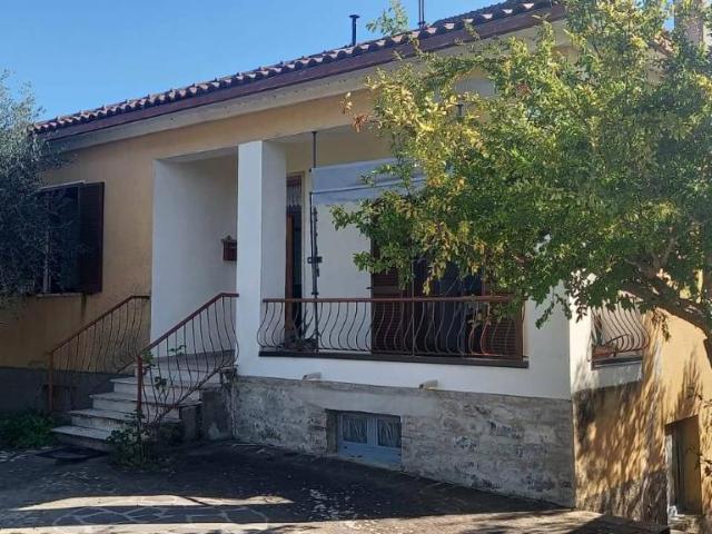 Villa Indipendente in vendita a Vaiano, Gioiella