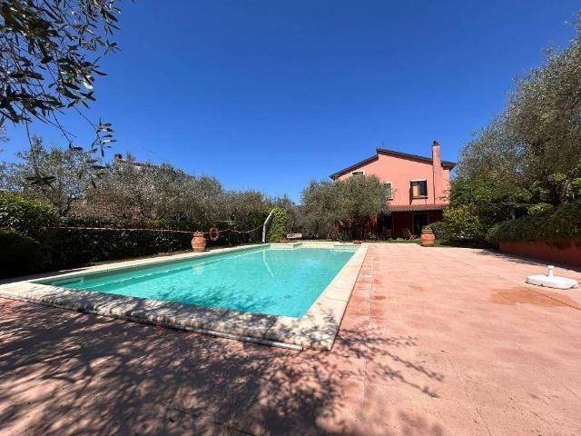 Villa Indipendente in vendita a Vaiano, Gioiella