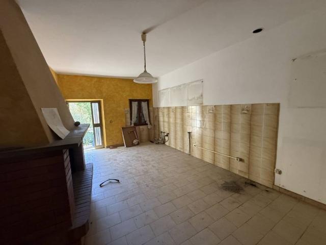 Villa Indipendente in vendita a Badia, Castiglione del Lago