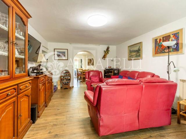 Villa Indipendente in vendita a Poggetto, Gioiella