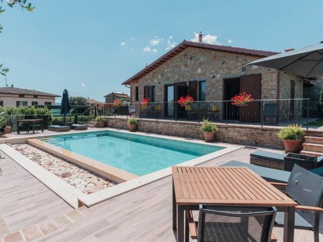Villa Indipendente in vendita a Poggetto, Gioiella
