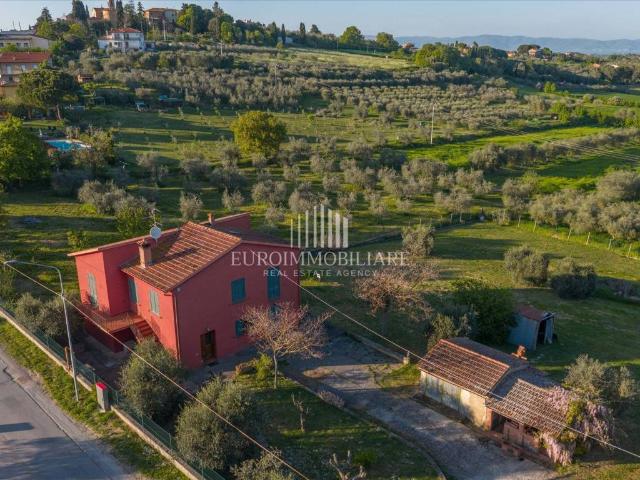 Villa Indipendente in vendita a Vaiano, Gioiella