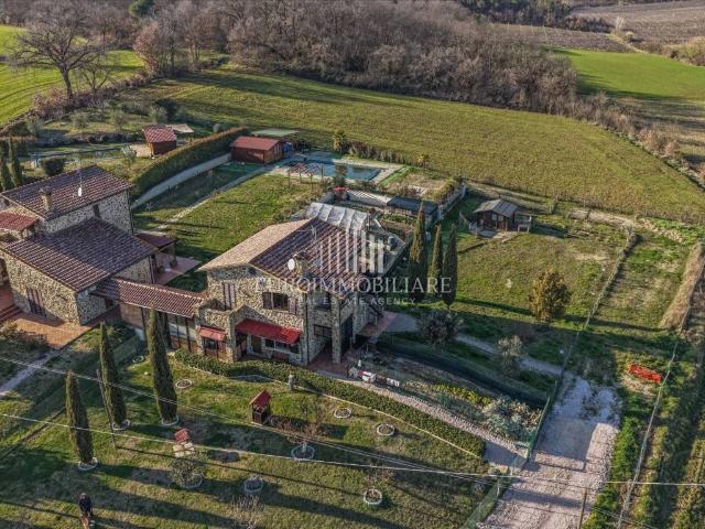 Villa Indipendente in vendita a Gioiella, Umbria