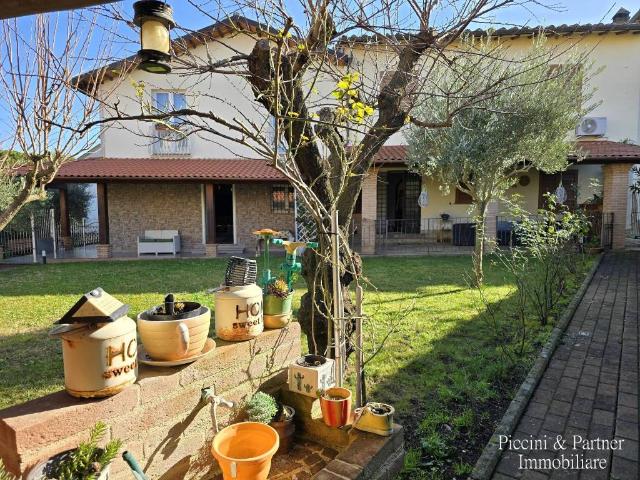 Villa Indipendente in vendita a Poggetto, Gioiella