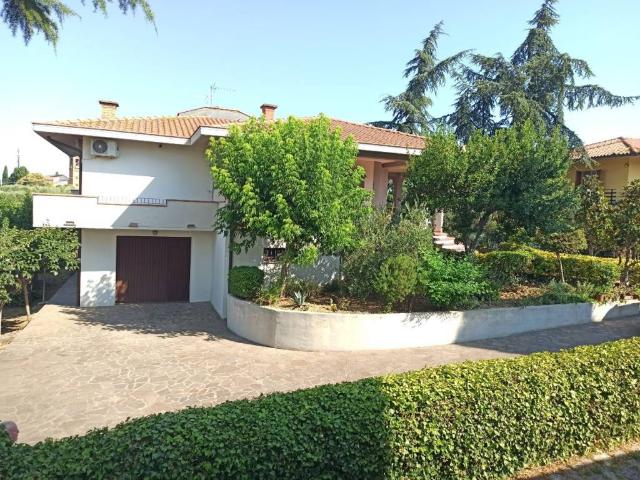 Villa Indipendente in vendita a Poggetto, Gioiella