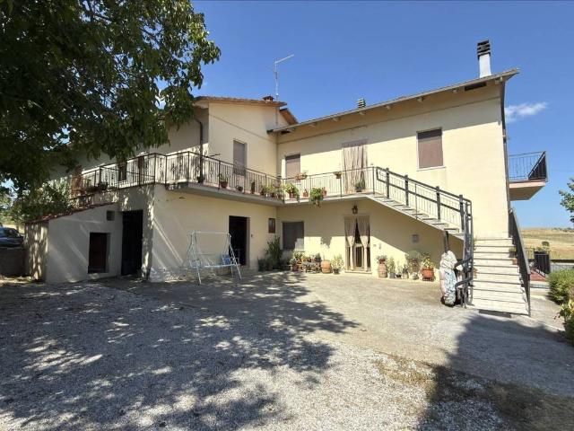 Villa Indipendente in vendita a Vaiano, Gioiella
