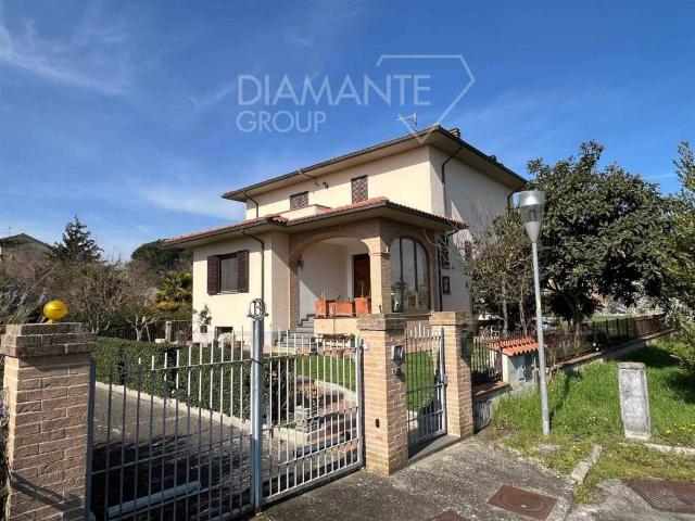 Villa Indipendente in vendita a Gioiella, Umbria