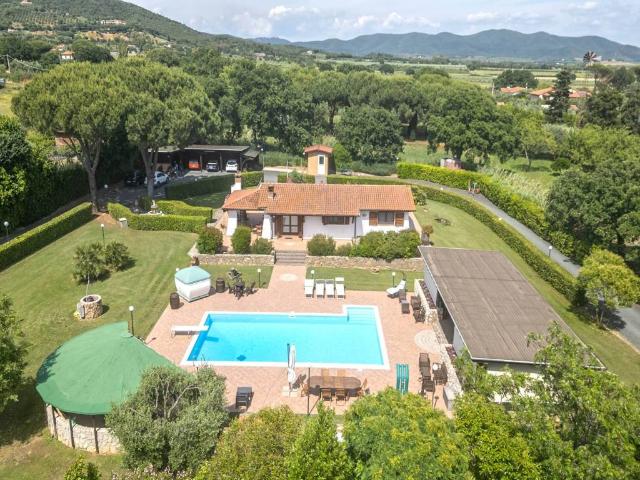 Villa Indipendente in vendita a Ponti di Badia, Castiglione della Pescaia