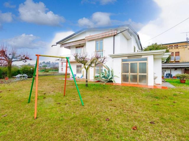 Villa Indipendente in vendita a Castiglione Delle Stiviere, Lombardia