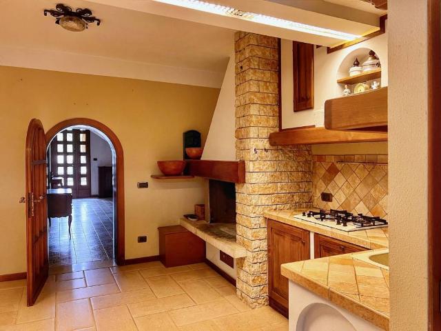 Villa Indipendente in vendita a Castiglione Delle Stiviere, Lombardia