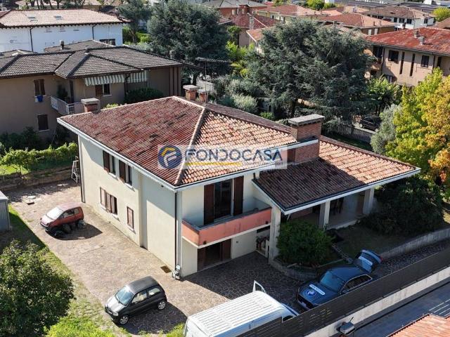 Villa Indipendente in vendita a Castiglione Delle Stiviere, Lombardia