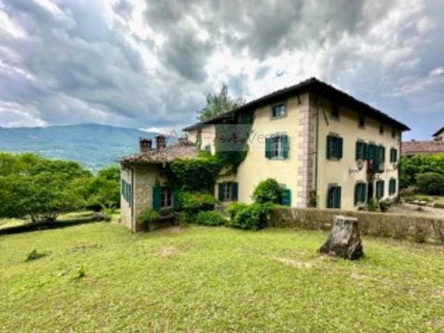 Villa Indipendente in vendita a Unione Comuni Garfagnana, Castiglione Di Garfagnana