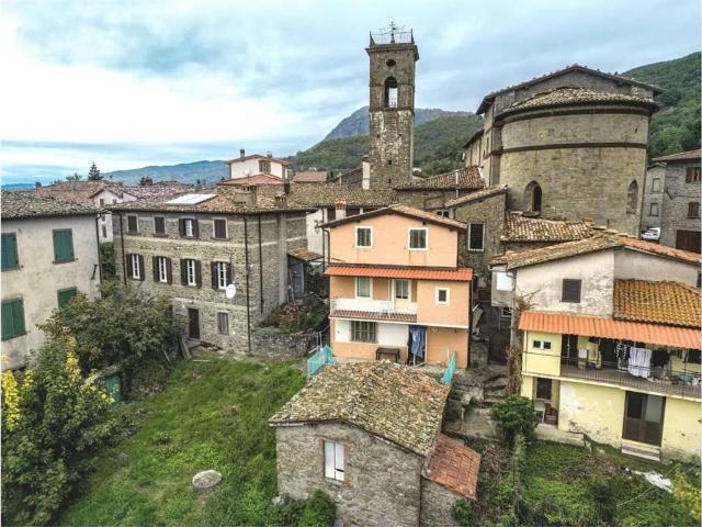 Villa Indipendente in vendita a Unione Comuni Garfagnana, Castiglione Di Garfagnana