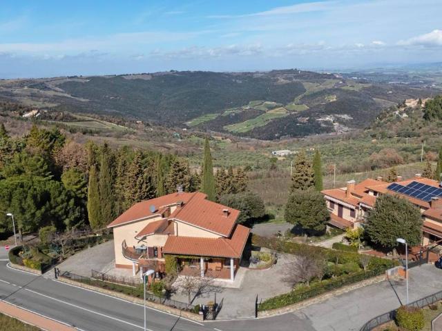 Villa Indipendente in vendita a Castiglione D'orcia, Toscana