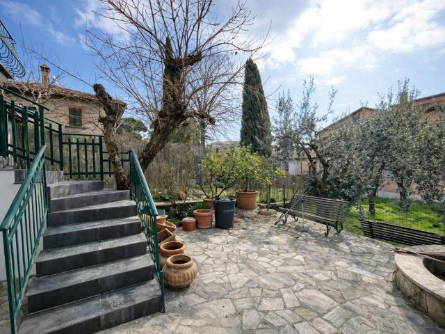 Villa Indipendente in vendita a Castiglione In Teverina, Lazio
