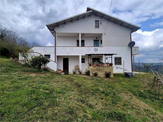 Villa Indipendente in vendita a Castiglione Messer Raimondo, Abruzzo