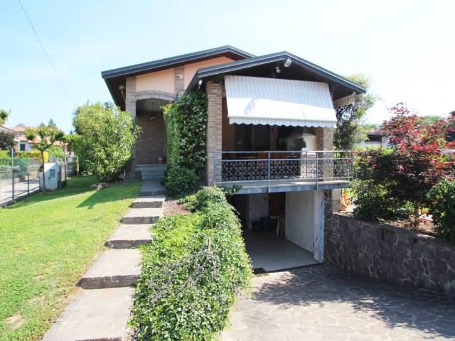 Villa Indipendente in vendita a Somadeo, Castiglione Olona