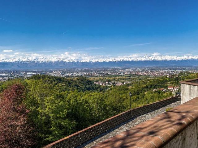 Villa Indipendente in vendita a Sambuy, Piemonte