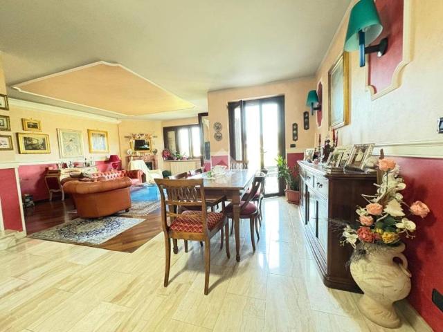 Villa Indipendente in vendita a Castiglione Torinese, Piemonte