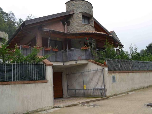 Villa Indipendente in vendita a Castiglione Torinese, Piemonte