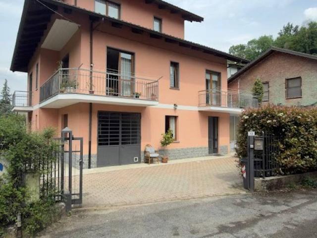 Villa Indipendente in vendita a Castiglione Torinese, Piemonte