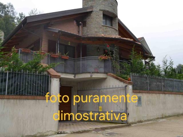 Villa Indipendente in vendita a Castiglione Torinese, Piemonte