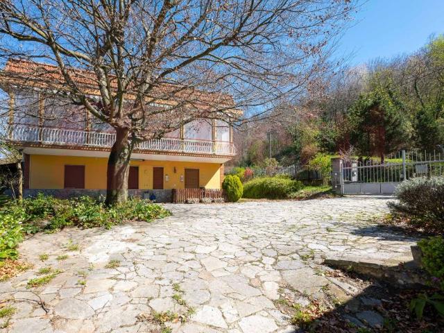 Villa Indipendente in vendita a Castiglione Torinese, Piemonte