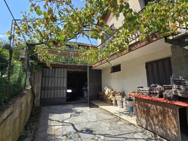 Villa Indipendente in vendita a Castiglione Torinese, Piemonte