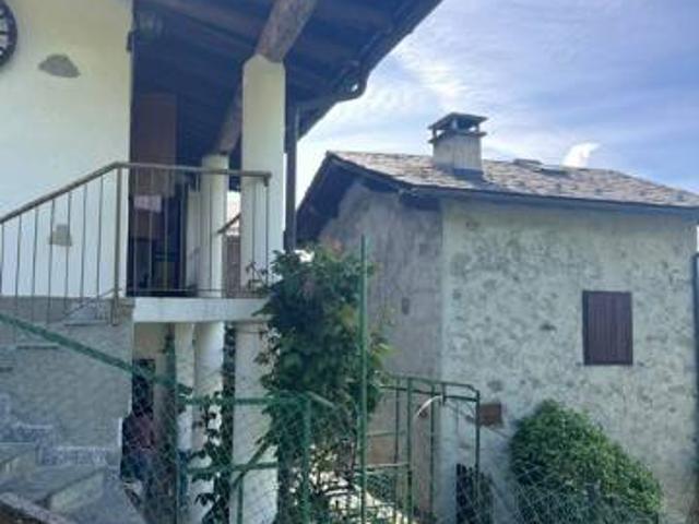 Villa Indipendente in vendita a Castione Andevenno, Lombardia