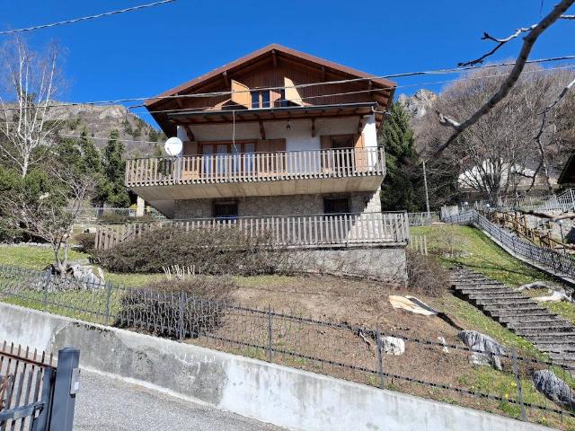 Villa Indipendente in vendita a Dorga, Castione Della Presolana