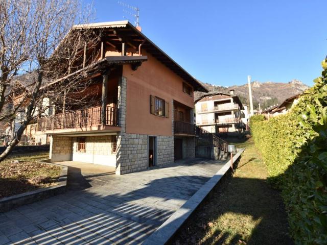 Villa Indipendente in vendita a Dorga, Castione Della Presolana