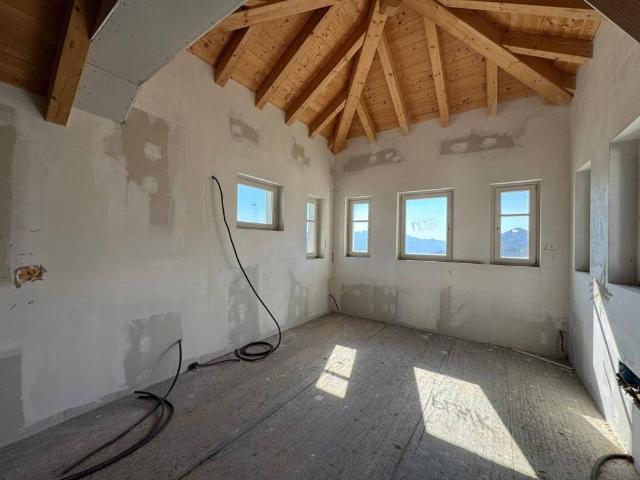 Villa Indipendente in vendita a Dorga, Castione Della Presolana