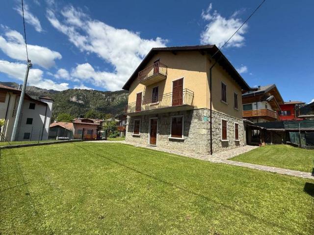 Villa Indipendente in vendita a Dorga, Castione Della Presolana