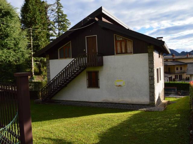 Villa Indipendente in vendita a Dorga, Castione Della Presolana