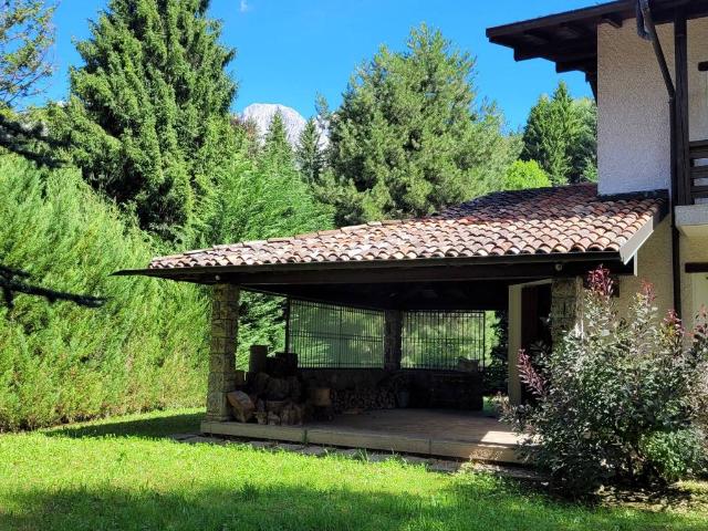 Villa Indipendente in vendita a Dorga, Castione Della Presolana
